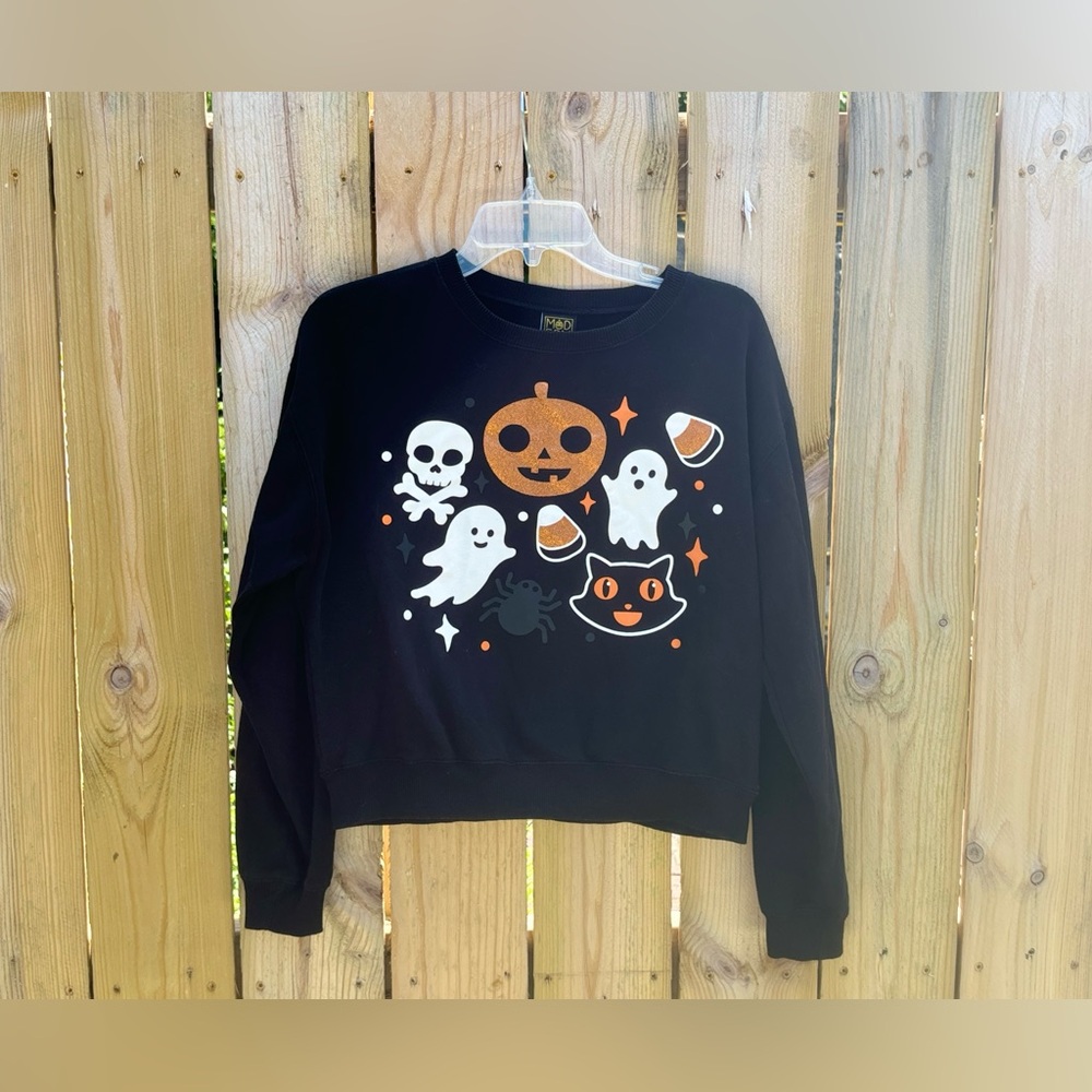 Women Hallowed Sweatshirt
